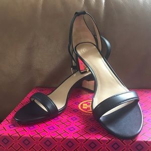 ***NEW**Tory Burch Cecile sandals. Black leather
